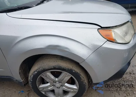 2010 Subaru Forester 2.5X Premium из США, поврежденный, VIN JF2SH6CC8AH734142